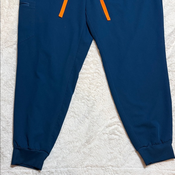 Figs Zamora Jogger Scrub with Orange Drawstring - Picture 2 of 8